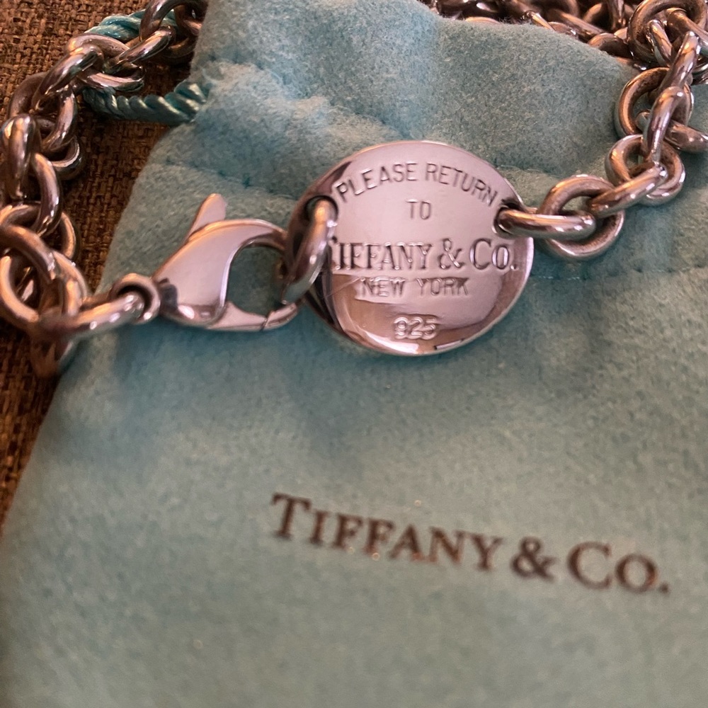 Retired oval return to Tiffany necklace